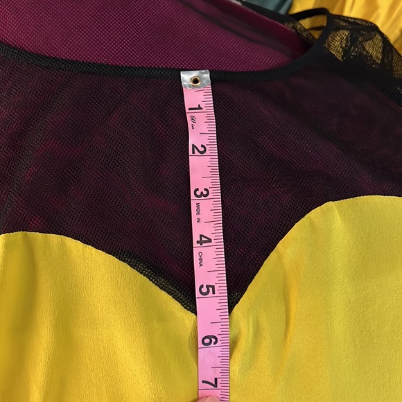 Cynthia Vincent 🖤💛 Like new silk and mesh bustier inspired tank - Picture 7 of 7